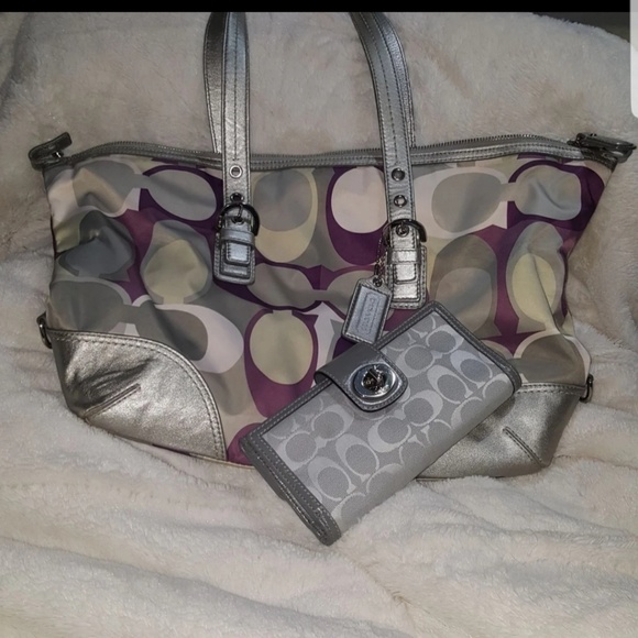 Coach Purse & Wallet Set like new - Picture 2 of 13